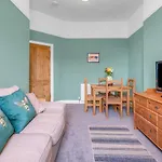 Bright And Quiet Edinburgh Home